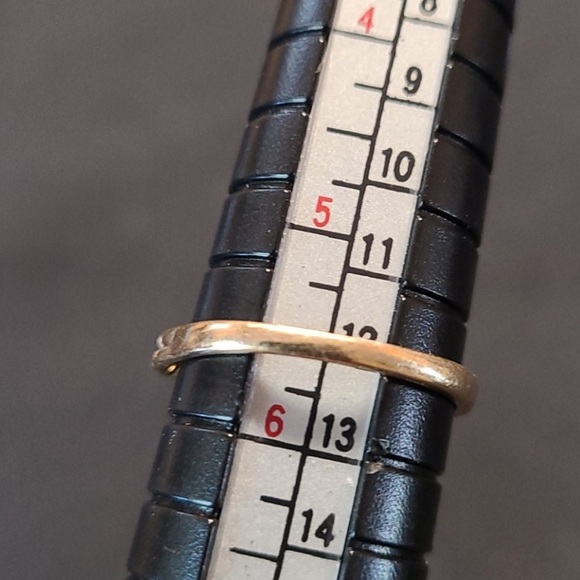 10K solid yellow gold love knot ring size 5.5 - Picture 3 of 6